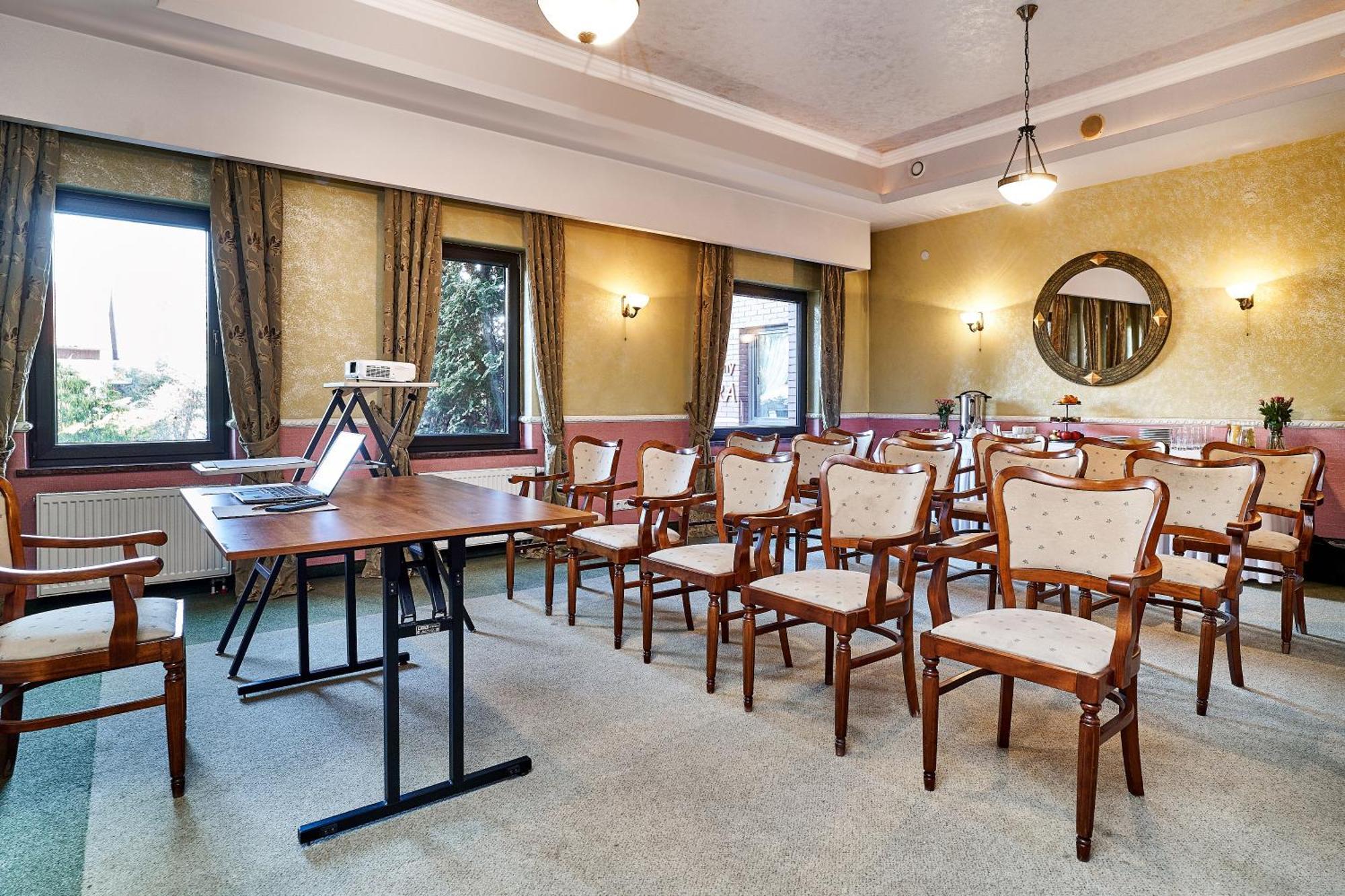 Hotel Stara Poczta Тихи Екстер'єр фото