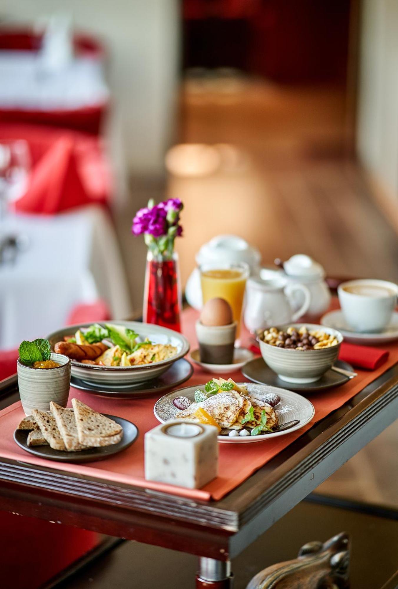 Hotel Stara Poczta Тихи Екстер'єр фото