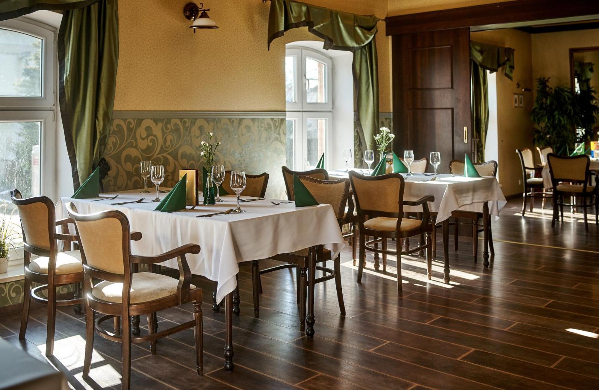 Hotel Stara Poczta Тихи Екстер'єр фото