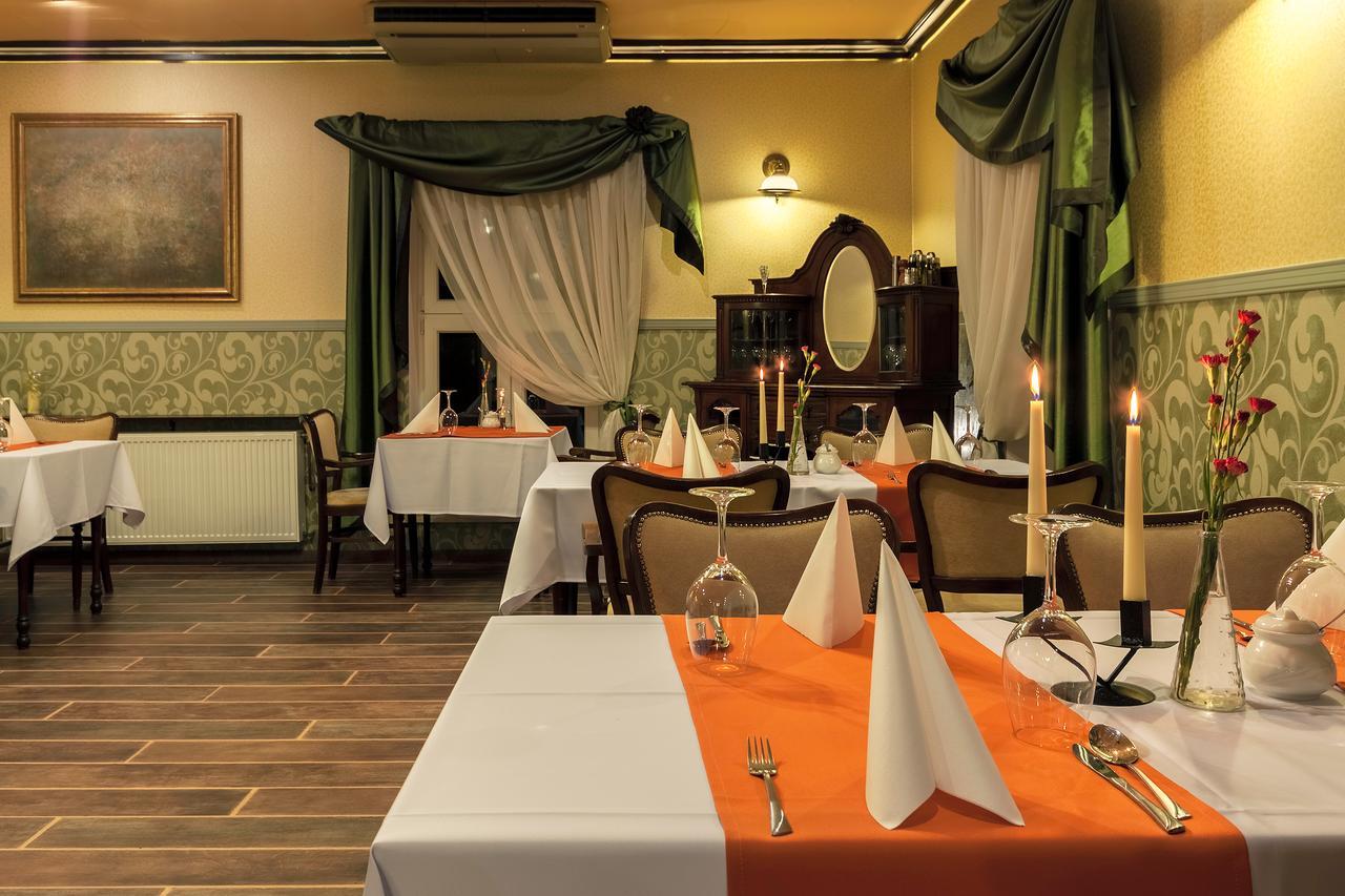 Hotel Stara Poczta Тихи Екстер'єр фото