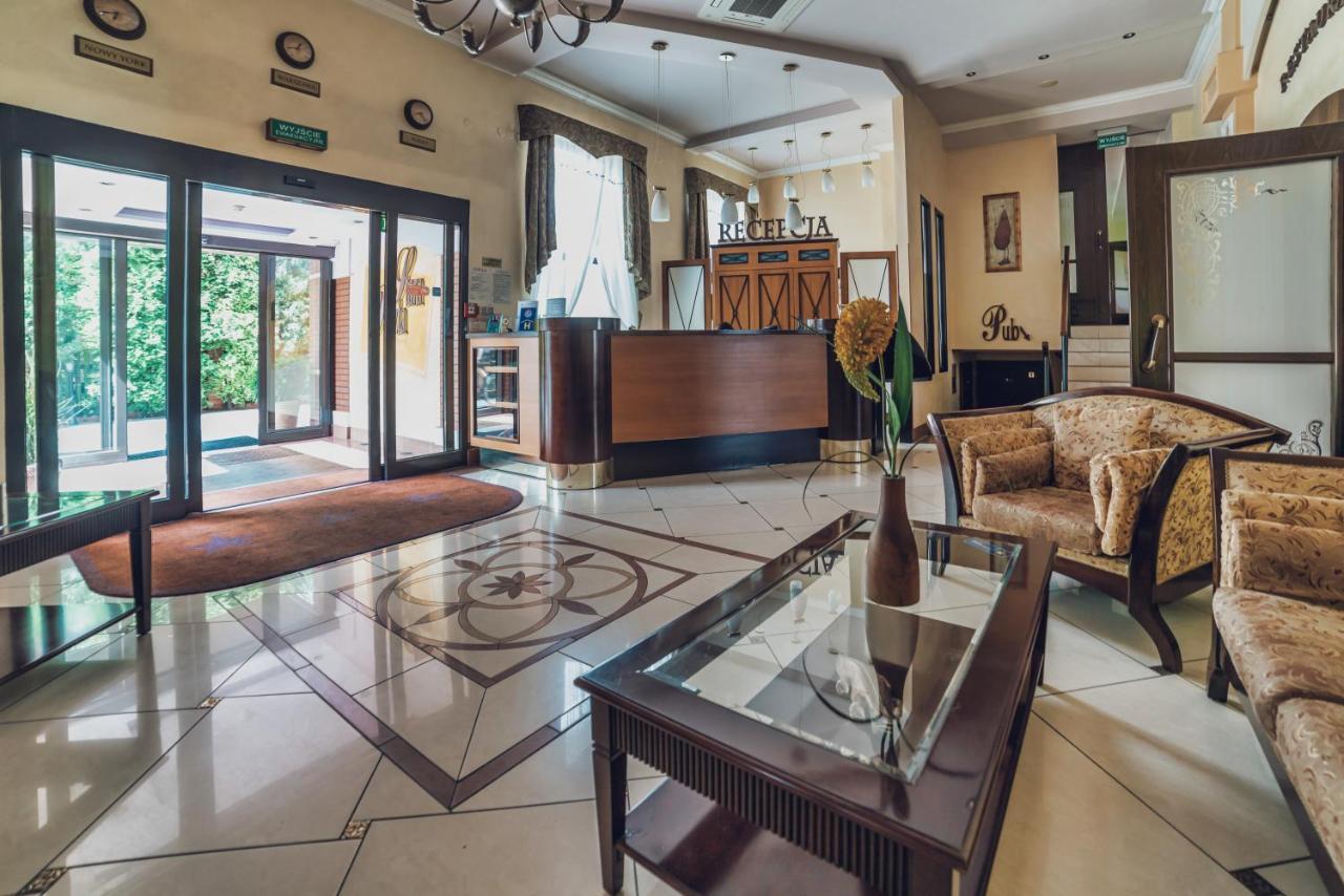 Hotel Stara Poczta Тихи Екстер'єр фото