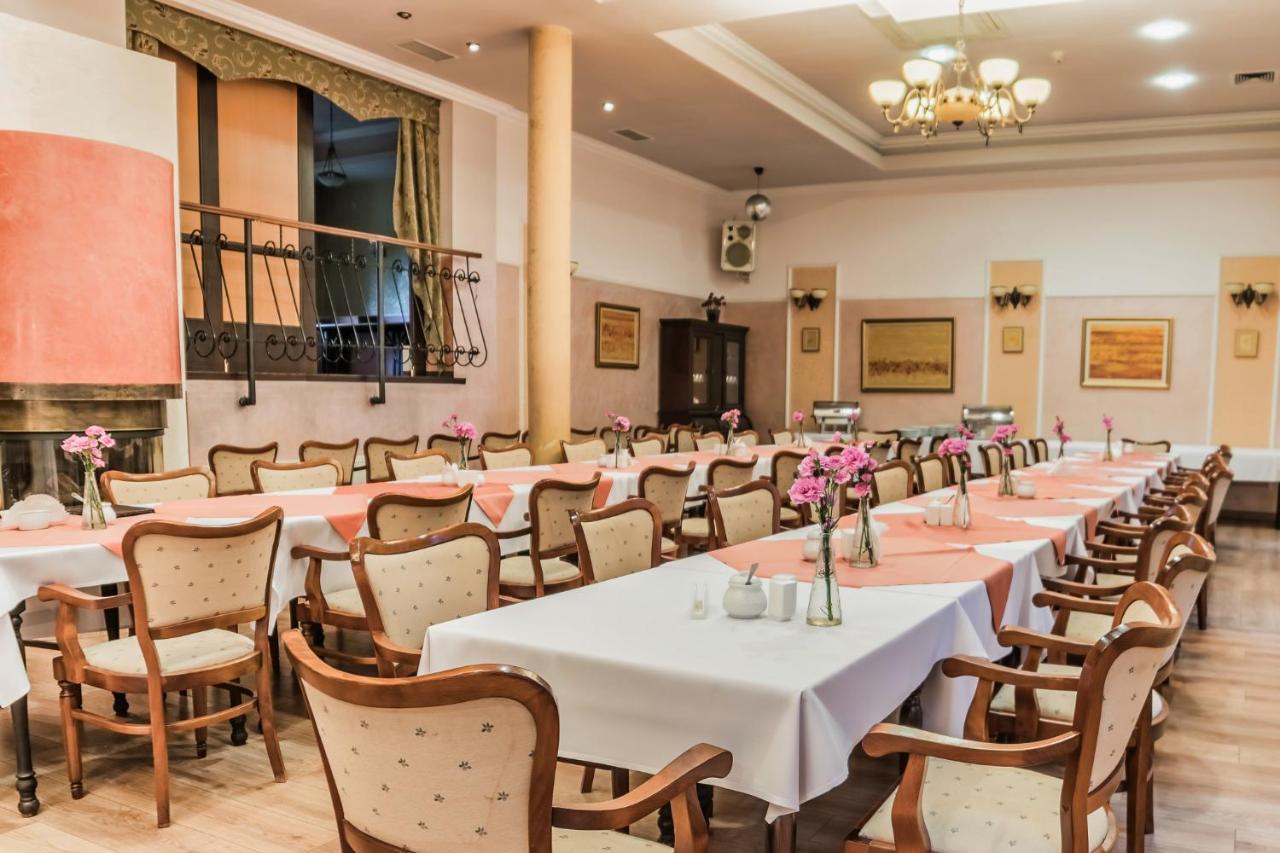 Hotel Stara Poczta Тихи Екстер'єр фото